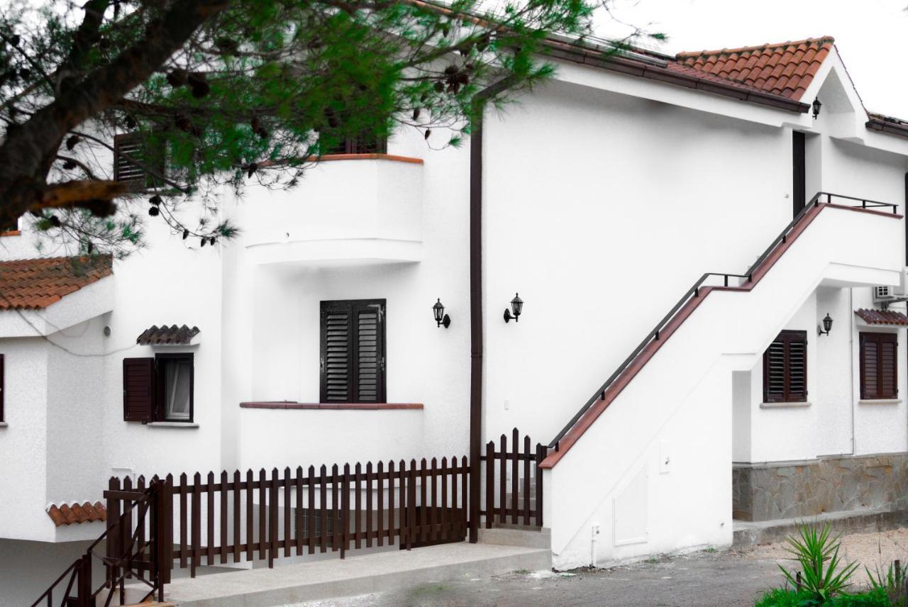 Domus Dams B&B Монтескальозо Экстерьер фото